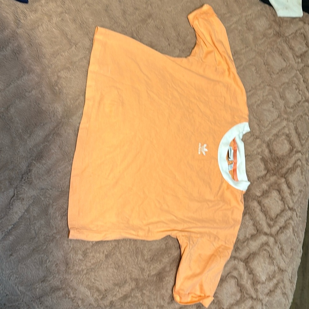 Women crop top